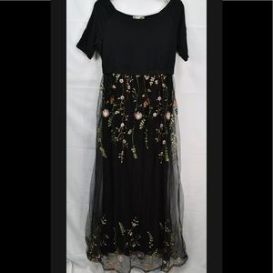 Kimi & Kai maternity floral mesh off the shoulder black dress size L